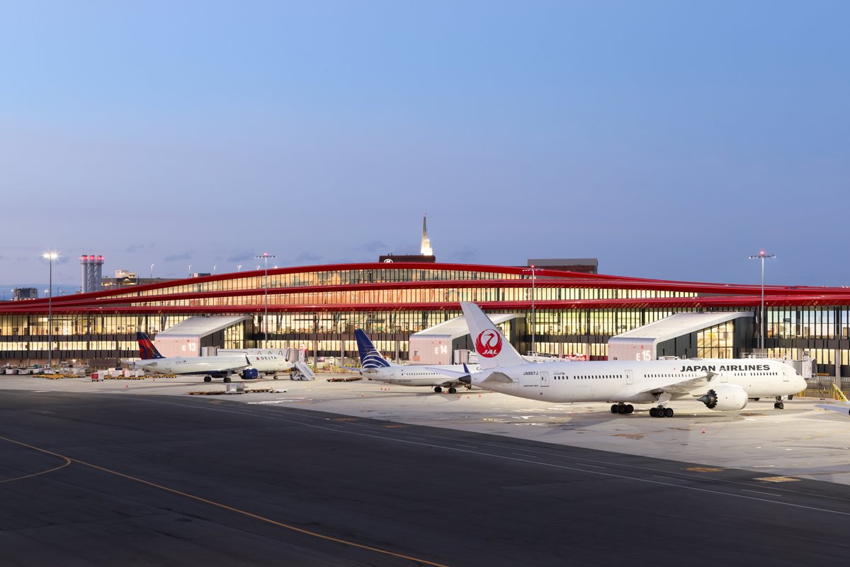 SuffolkBuilds's tweet photo. Suffolk's Boston Logan Intl Airport Terminal E Modernization project recently won two major awards! "World's Most Beautiful Airports" from @PrixVersailles and a prestigious 2024 American Architecture Award from @Chi_Athenaeum 

@luisvidalArch @Massport @AECOM @EmaPeterPhoto https://t.co/osooaXEwSs