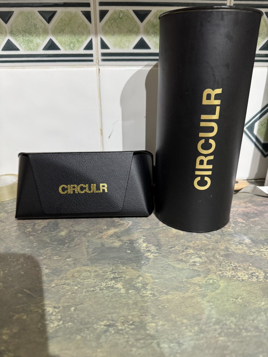 ⚓ CharlieJBarnett ☊ tweet media