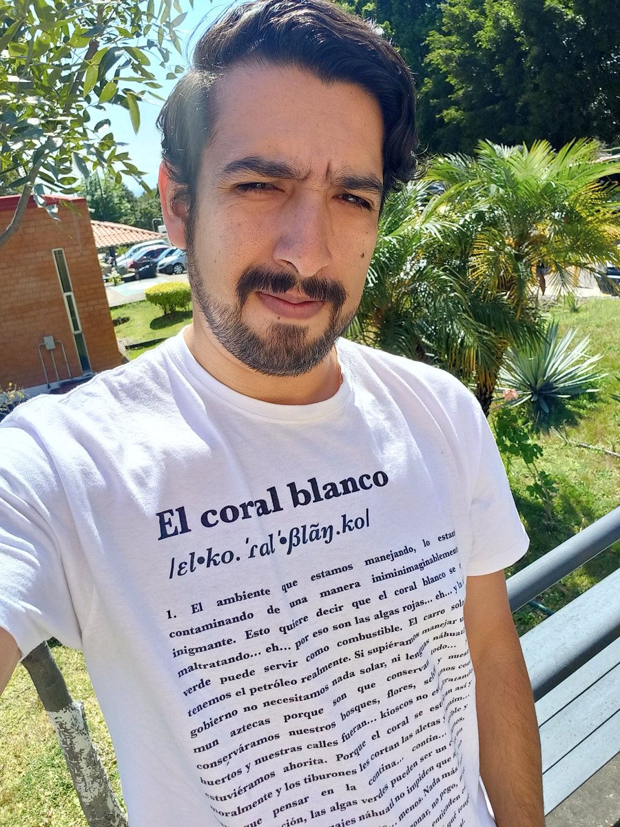 Roberto Abad (@robertoabad) on Twitter photo Tú no tienes esta playera. Tú no tienes esta playera.