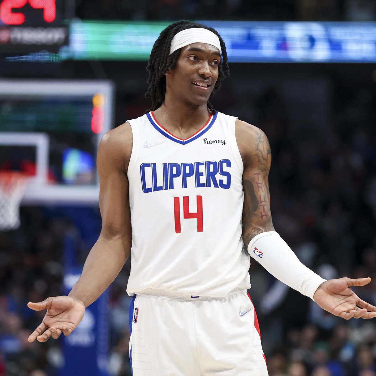 TheHoopCentral's tweet photo. BREAKING — FULL TRADE DETAILS:

Hawks:
- Terance Mann
- Bones Hyland

Clippers:
- Bogdan Bogdanovic
- three second-round picks

(via @ShamsCharania) https://t.co/XORQ7LtbNv