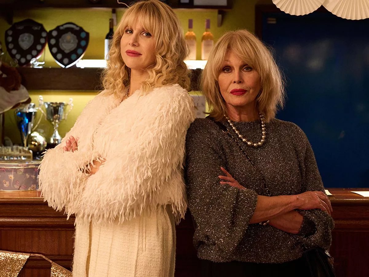 Dame Joanna Lumley tweet media