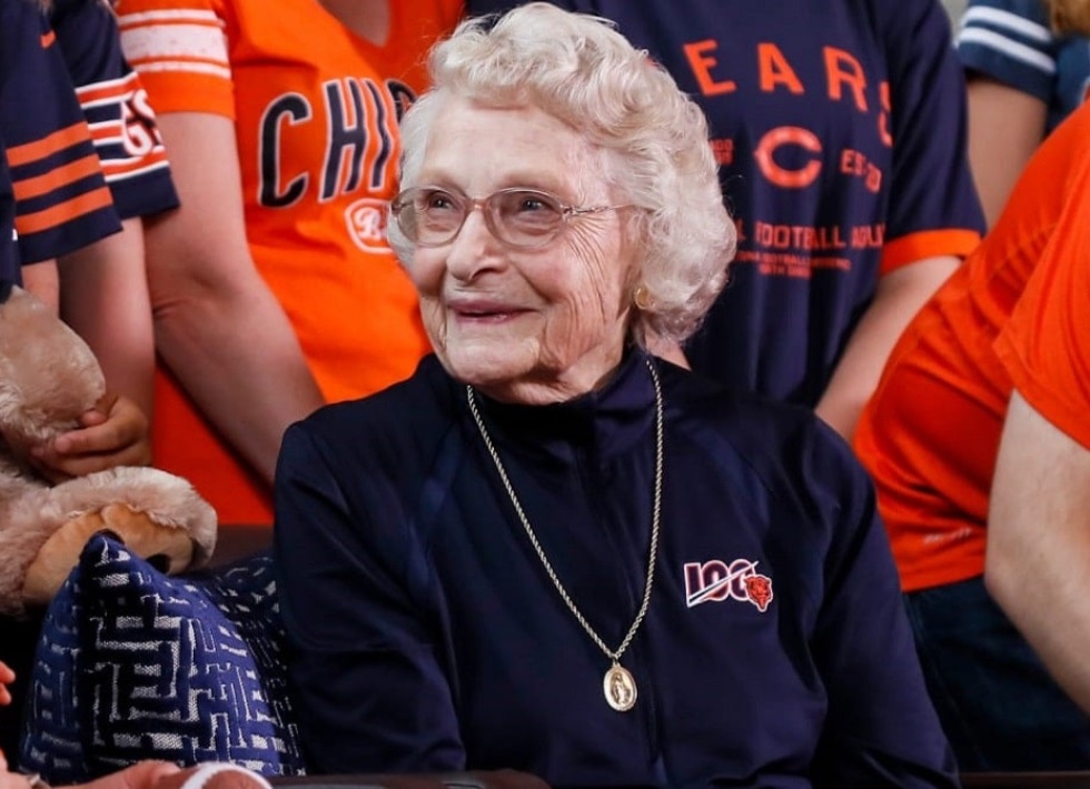 prayandfast2's tweet photo. Chicago Bears owner Virginia McCaskey has died at 102. A devout Catholic, she sat in the front pew for 6:15 a.m. daily Mass for decades. Mrs. McCaskey took pleasure in gifting people rosaries with beads in Bears colors - orange and navy blue. May she rest in peace. https://t.co/Hk6VmVUyza