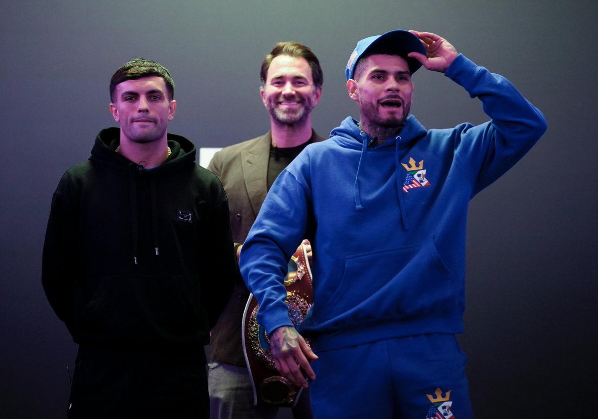 MatchroomBoxing's tweet photo. FIRST FACE OFF 👀 @jack_catt93 @jrBarbozaArnold 

#CatterallBarboza live on @DAZNBoxing, Feb 15 🔥 https://t.co/2gnl3aSClL