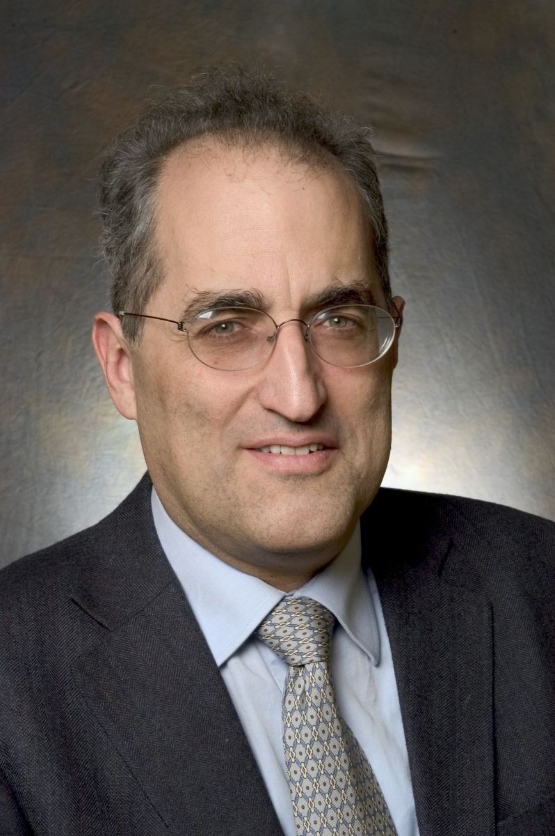 Fisica_UBA's tweet image. Es un honor anunciarles que el Prof. Edward Witten (IAS) participará de la próxima Escuela Giambiagi: Holografía, Agujeros Negros y Teoría de la Información.
El prestigioso plantel de oradores de la Escuela, que ya contaba con figuras de renombre mundial como Juan Maldacena,…