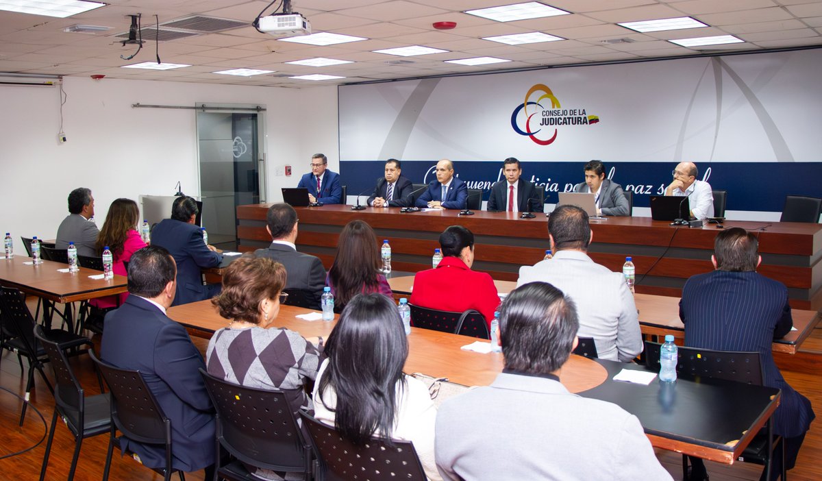 Federación Ecuatoriana de Notarios - FEN tweet media