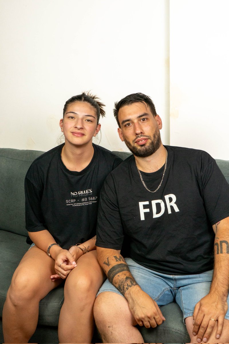👋🏻 𝐒𝐎𝐅𝐈 𝐇𝐄𝐑𝐑𝐄𝐑𝐀

La sanducera pasó por los microfonos de FDR y charló sobre varios temas: la familia, defender a su ciudad, ganar una medalla con la selección, jugar en el exterior y más.

↪️ ¿Cuándo? Este viernes 7 a las 19:30hrs en nuestro canal de Youtube.
