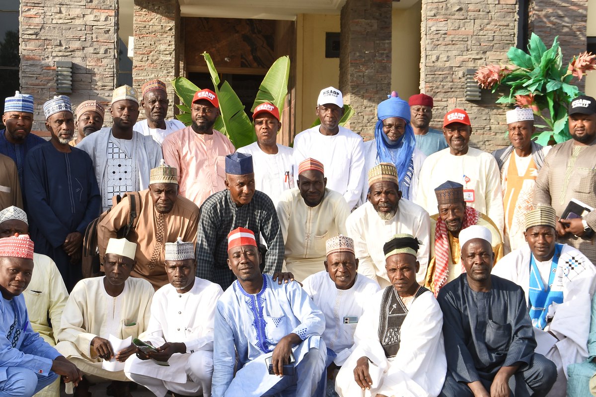 KanoPastoral's tweet image. KSADP meets butchers & other stakeholders in Kano, to finalize plan for management of 20 public slaughter houses, constructed with funds from #IsDB & #LLF, to guarantee the safety of meat, monitor animal diseases & control the spread of zoonotic diseases that impact public health