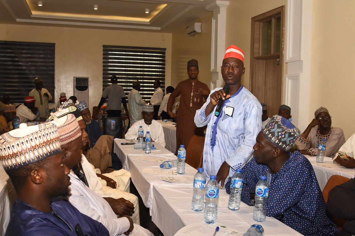 KanoPastoral's tweet image. KSADP meets butchers & other stakeholders in Kano, to finalize plan for management of 20 public slaughter houses, constructed with funds from #IsDB & #LLF, to guarantee the safety of meat, monitor animal diseases & control the spread of zoonotic diseases that impact public health