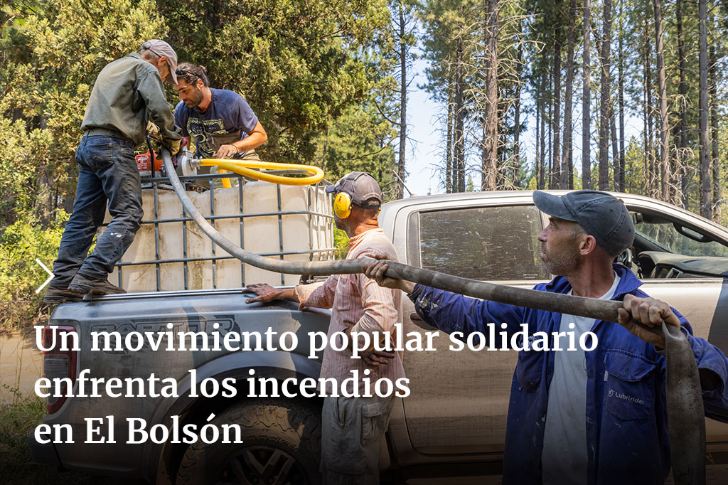 Entre las llamas, el destrato del Estado nacional, los intereses locales y la persecución a brigadistas en las últimas horas, la comunidad de La Comarca responde con solidaridad: “Al menos queremos poder sentir que seguimos siendo pueblo”, insisten. 🫂🔥➡️bit.ly/3WR4fB8