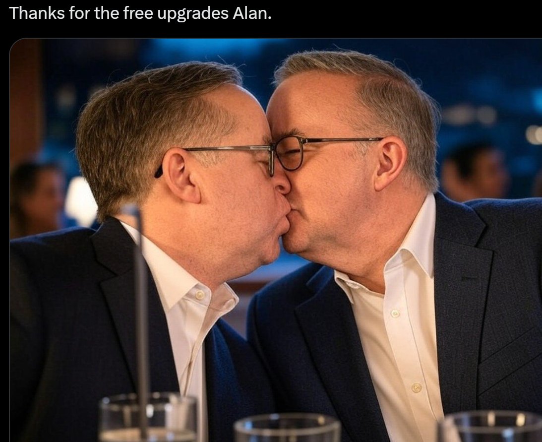 MrsS2023's tweet photo. #Albo loves a wet sloppy at the #Qantas dinner  with the ex CEO poison dwarf  #AlanJoyce https://t.co/CWLqDk2PGq