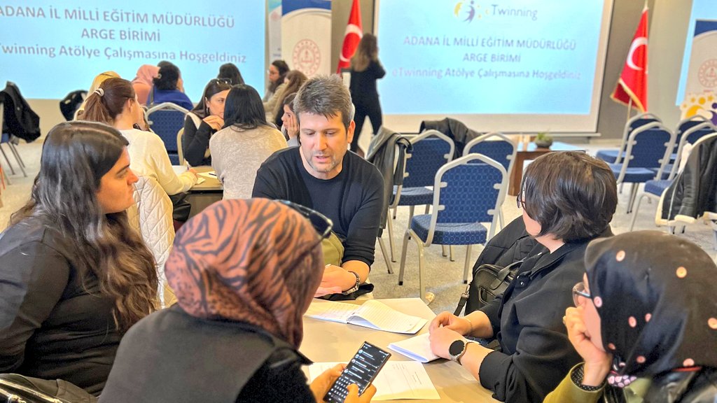 Birimimiz tarafından Çukurova ve Yüreğir ilçelerimizde görev yapan gönüllü öğretmenlere yönelik eTwinning atölye çalışması yapıldı.

Gerçekleştirilen "eTwinning Atölye Çalışmasına" katılan 95 öğretmene eTwinning projeleri hakkında kapsamlı bilgiler sunuldu.
<a href="/tretwinning/">eTwinning Türkiye</a>