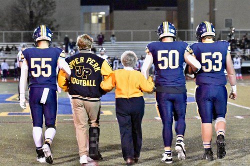 For the past 2 fall sports seasons, the Upper Perkiomen School District football program has recognized the value of community members.

Here's how the Upper Perkiomen Valley football team instills hometown pride. nfhs.org/articles/penns…

<a href="/UPSDTribe/">Upper Perkiomen School District</a> <a href="/PIAASports/">PIAA</a>