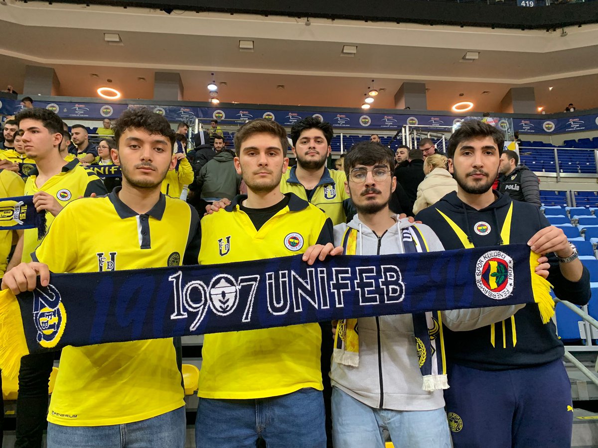 AŞKINLA SEVGİNLE BİZLER DELİRDİK!

Fenerbahçe Beko 78 - 67 Real Madrid
|06.02.2025|