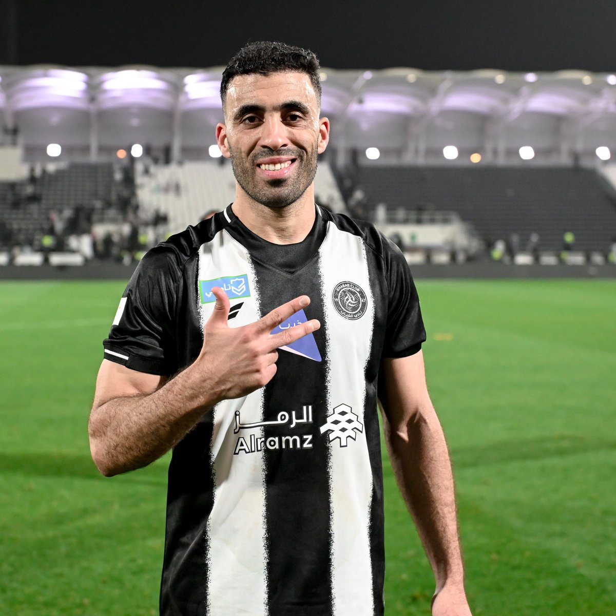 Hamedallah_9's tweet photo. الحمدلله على الفوز و القادم أفضل 🖤🤍 https://t.co/qasjYenZQy