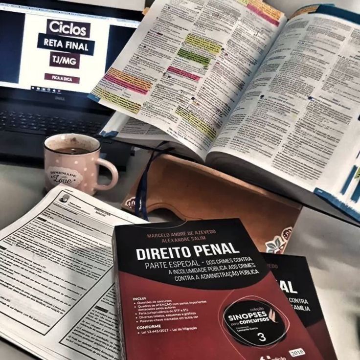 Penguinxrx's tweet image. ⌕ search: #studytwt | #studytwtbr | #collegetwt | #conctwt   
♯ Danii, ela/dela 🤍
♯ pt-br | eng | 
♯ caloura de direito Facul Pan Americana
♯ foco: faculdade, concursos e OAB  

★: livros, filmes, cinema, séries   

↻/♡ = mutuals