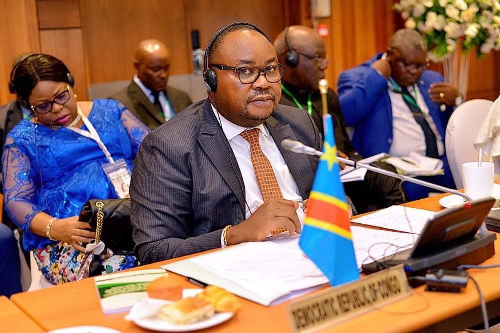 J'adresse une sévère #mise #en #garde contre tout ces Aigris Qui pendant cette période de l'agression rwandaise tente de ternir l'image de notre Leader Me <a href="/DIDIER/">Didier Laget</a> MAZENGA. On reconnaît un Homme Grand dans les moments difficiles ,garder votre calme car la fin justifiera les moyens