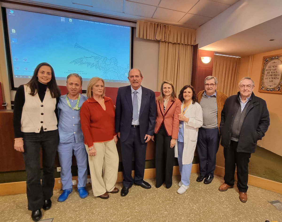 ucimacarena's tweet image. Felicidades a nuestro compañero y referente el Dr Emilio Álvarez @Emilio_mco por defender con éxito su tesis doctoral: "Cirugía de revascularización coronaria. Estudio comparativo de la revascularización con injertos arteriales y venosos frente a injertos arteriales múltiples"