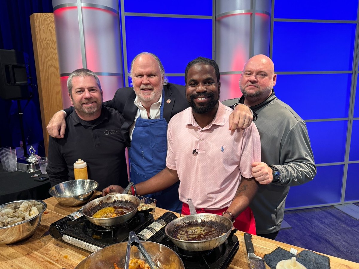ZeroGravitySC's tweet image. Zero Gravity and SCETV had a fantastic night premiering Food for Thought! The team helped SC House members Jeff Bradley and JA Moore use food to bridge political divides. Congrats to all involved!