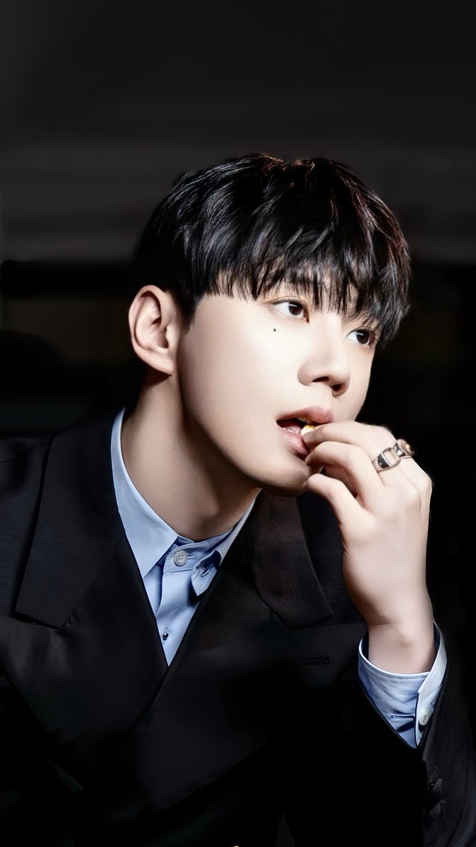 ljy096's tweet photo. [Wallpaper📲]

#Netflix #allure
#멜로무비  #MeloMovie
#我們的���漫電影

2025.02.07
#LeeJunYoung IG update 

https://t.co/luEJ3cAZdq

#이준영 #홍시준
#イジュニョン 
#李濬榮 #อีจุนยอง
#096Wallpaper
#096style
#096MAG https://t.co/iBM71orvst