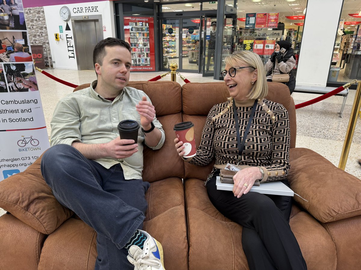 Huge thanks to Shelter Shops (Rutherglen, Glasgow) for loaning Healthy n Happy Community Development Trust this cosy two seater today for our #timetotalk drop in. It’s great to chat and find comfort in sharing problems.