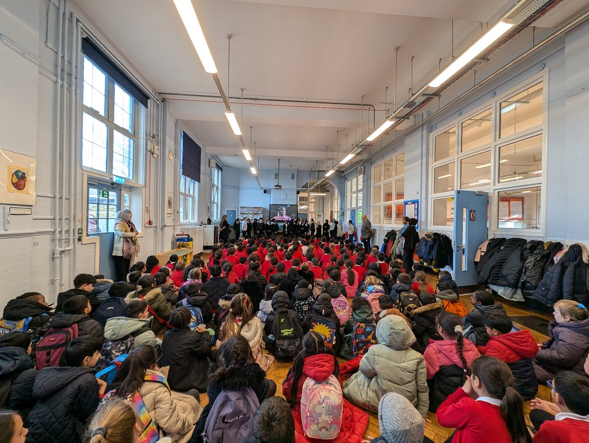 VicarageSchool's tweet image. 🎶 Celebrating Bob Marley’s 80th Birthday! 🎶
Vicarage pupils &amp;amp; staff joined live with over 250,000 voices worldwide to sing, move and feel the #MarleyMagic! 🌍🎤
An unforgettable moment of music and unity! ✨🎵 #YoungVoices80 #OneLove