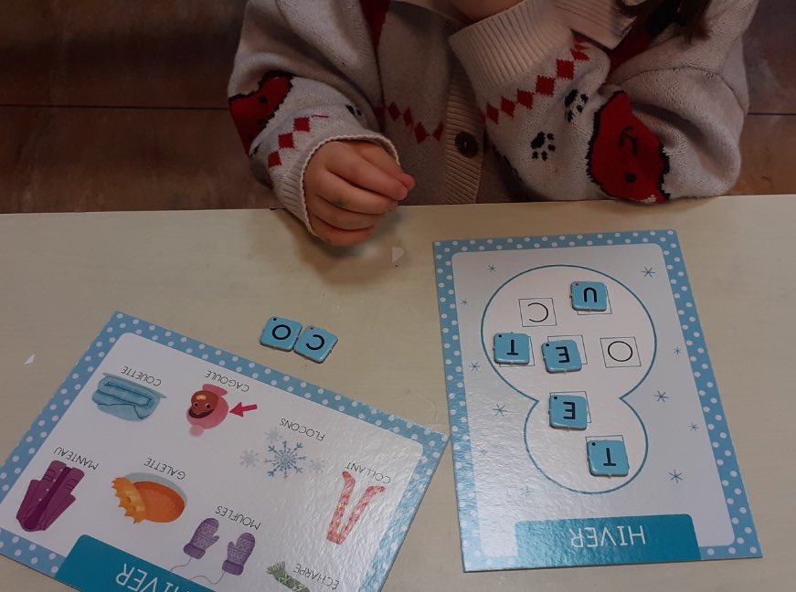#langage
Les MS travaillent avec la fabrique de lecture chez Hatier. Nommer les lettres, identifier des mots… les premiers pas qui conduiront à la lecture.
Cc <a href="/HatierRegionSud/">DAUCE FREDERIC</a> <a href="/Hatier_GrandEst/">Rodolphe Michel</a> <a href="/HatierNordOuest/">Julie Assier 📚🌱😊</a> <a href="/HatierAquitaine/">Patrick Perivier</a> <a href="/Hatier_IDF/">Fatiha Boukhalfa & Eric Wiener</a> <a href="/Hatier_Ouest/">Gérald Le Port</a>