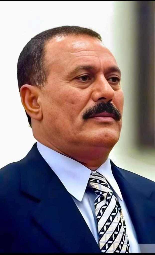 #علي_عبدالله_صالح
كانت الكهرباء في عهدك تنطفي ساعة والرواتب تصرف نهاية كل شهر والامن والأمان يسود ربوع اليمن من شرقها إلى غربها ومن شمالها إلى جنوبها واليوم لا توجد كهرباء ولارواتب ولا امن ولا أمان
سلام الله عليك وعلى عهدك
لروحك الطاهرة الف سلام
#جمعتكم_مباركة