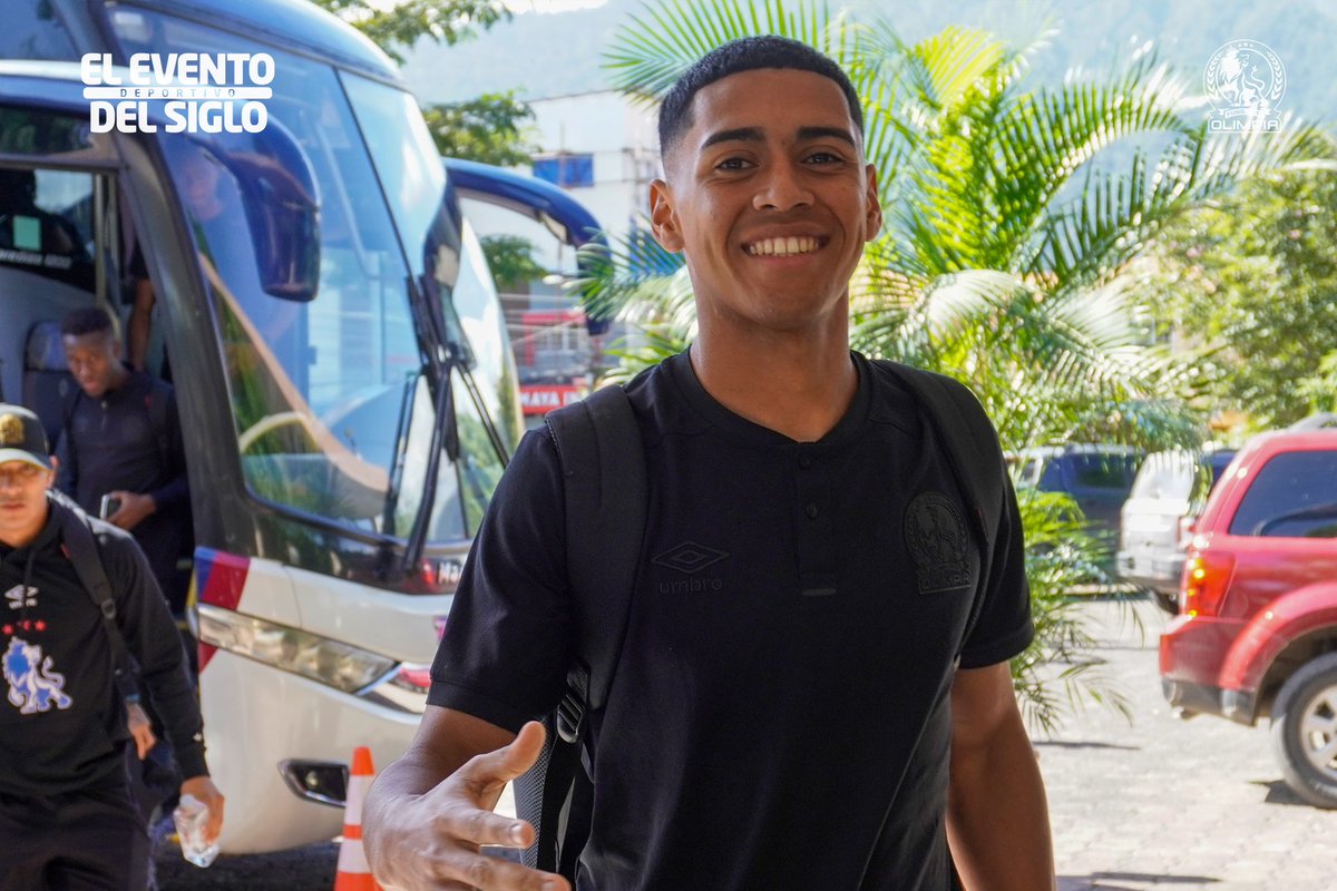 CDOlimpia's tweet photo. ¡Hola, San Pedro Sula! 👋

El Rey de Copas ya está en la capital industrial, listo para el evento deportivo del siglo. ⚽️🔥 https://t.co/Ol3xpmsBUi