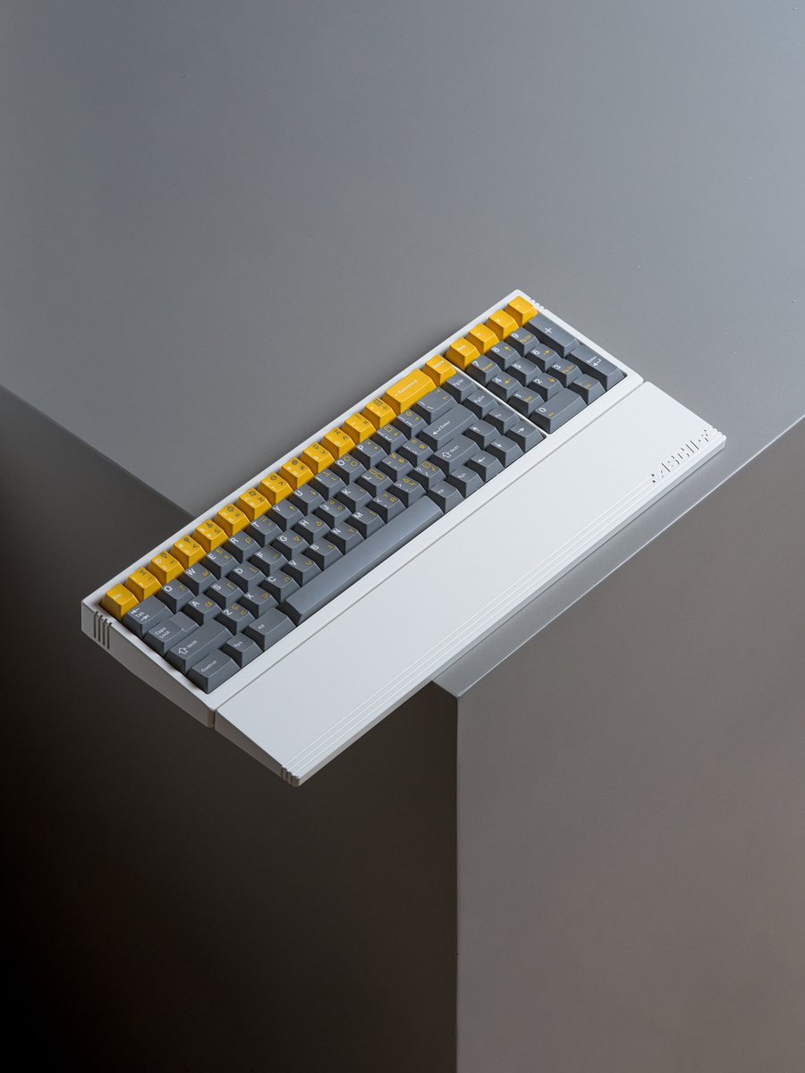 alexotos tweet media