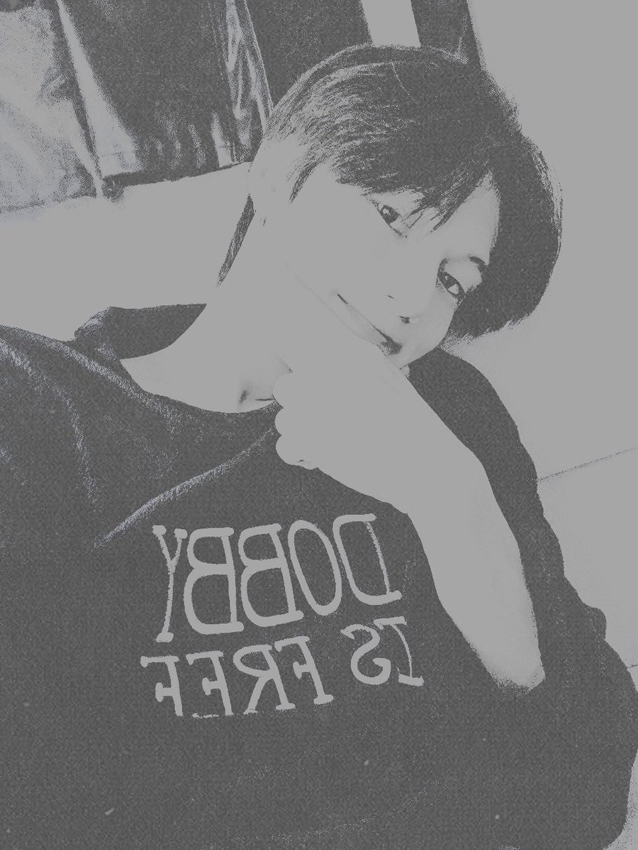 garezawa's tweet photo. ⠀
ᅟ
⠀
⠀ ⠀ bugün etrafta kesinlikle dobby is free pijamalarımla dolaşarak kampüsteki bütün potterheadleri buldum. beni görmeyen varsa, lütfen harry potter maratonu yapabilir miyiz? #sovzz 
⠀
ᅟ https://t.co/WbLazNDl1r