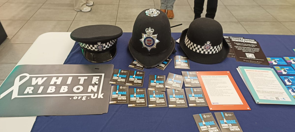 Sevenoaks District Community Safety Partnership (@sdc_csp) on Twitter photo Lovely community engagement in Sevenoaks Town & Station tonight. Talking to local residents about #VAWG (Violence against Women & Girls). Getting views on feeling safe in public spaces/transport & what we can do to make improvements
<a href="/KentPolice7oaks/">Kent Police Sevenoaks</a>
<a href="/_DAVSS_/">DAVSS</a>
<a href="/BTP/">British Transport Police</a>
<a href="/SDC_newsdesk/">Sevenoaks District Council</a> Lovely community engagement in Sevenoaks Town & Station tonight. Talking to local residents about #VAWG (Violence against Women & Girls). Getting views on feeling safe in public spaces/transport & what we can do to make improvements
<a href="/KentPolice7oaks/">Kent Police Sevenoaks</a>
<a href="/_DAVSS_/">DAVSS</a>
<a href="/BTP/">British Transport Police</a>
<a href="/SDC_newsdesk/">Sevenoaks District Council</a>