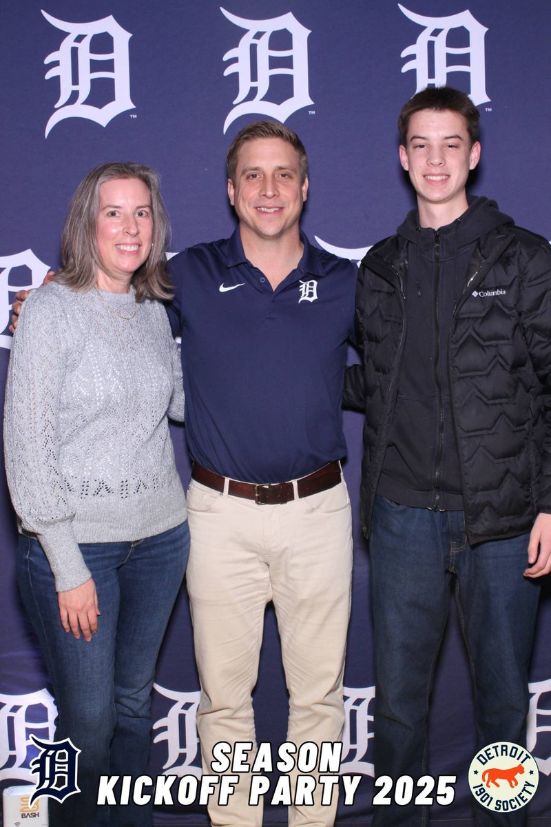 YaxKristen's tweet photo. Another pic with @AndyDirks12 good time last night at the season kickoff party! https://t.co/V21guzNmvA