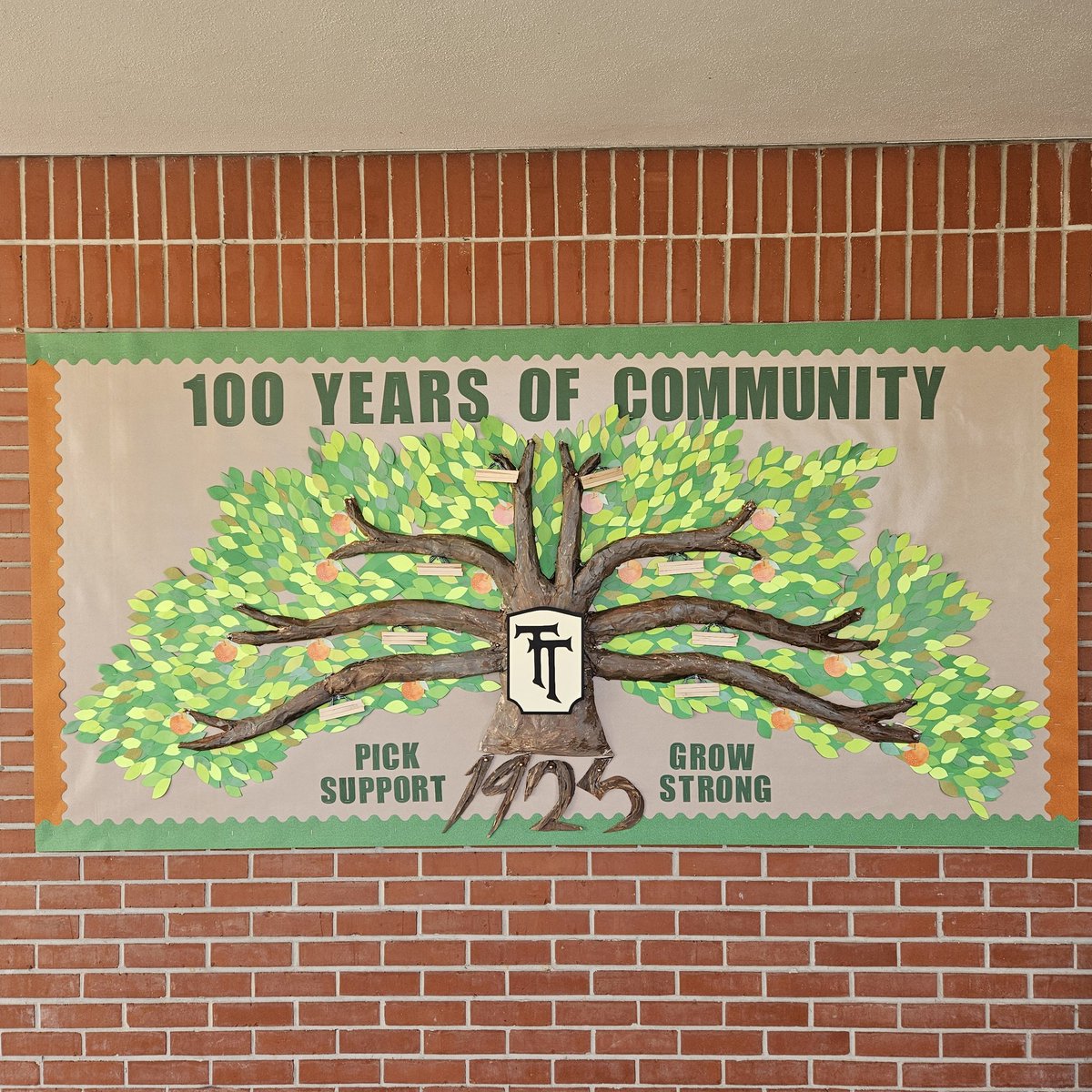 TTETigers's tweet photo. 🎉 Celebrating 100 Years of Temple Terrace! 🎉
As our beloved city turns a century old, our @TTETigers students are also marking a milestone—becoming 100 days smarter! A heartfelt thank you to Kimberly for sharing her creativity and love for @CityofTempleTer!  #100DayspfLearning https://t.co/hNEYehrb8B