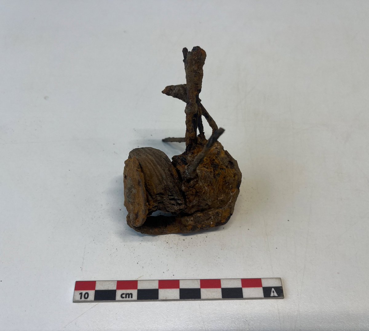 Who can #help identify these objects? Found on the #FWW battlefield, possibly related to artillery. All suggestions welcome! #Archaeology