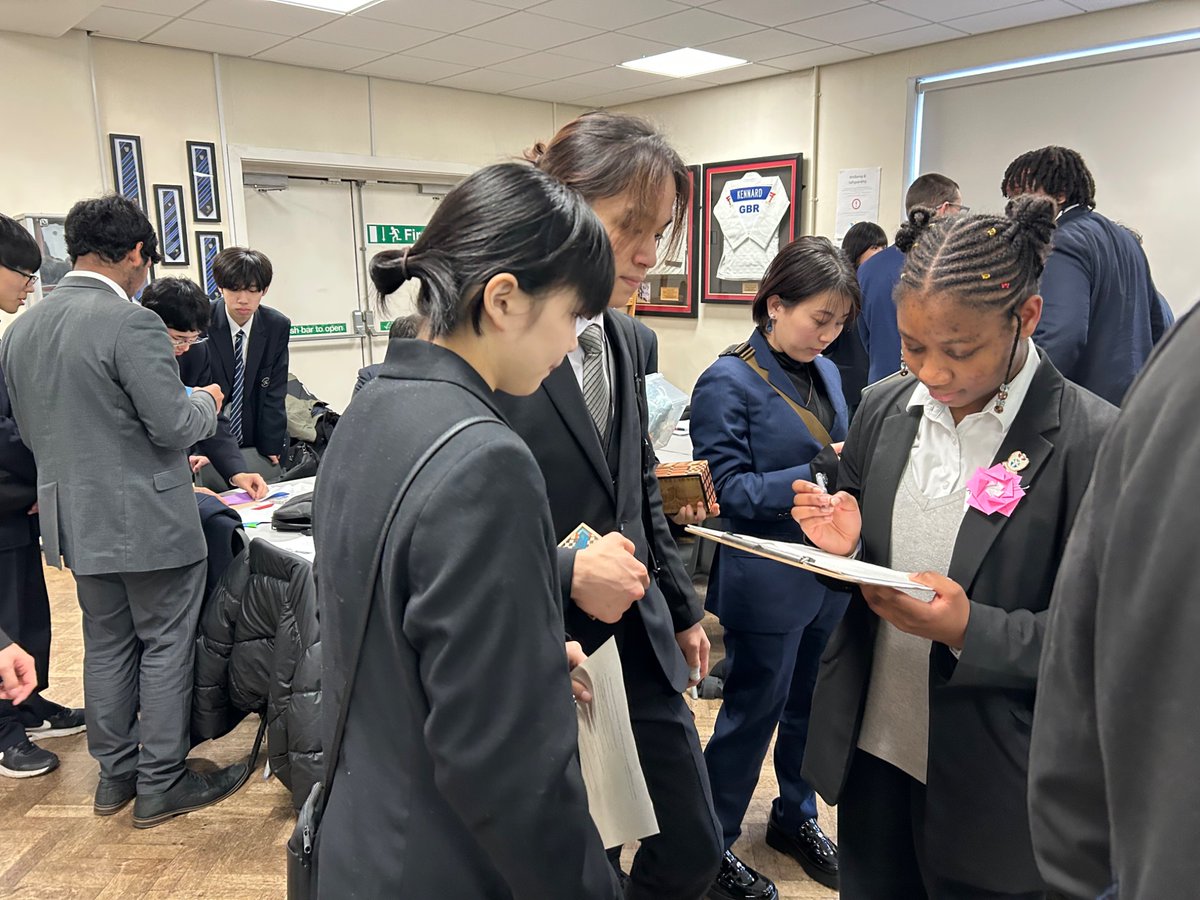 Year 12 and 13 Japanese students were privileged to work with 6 schools from Tokyo who visited us to share their research topics with us and exchange opinions and experiences <a href="/DartfordGS/">Dartford Grammar</a> <a href="/jpflondon/">Japan Foundation UK</a> #SakuraNetwork <a href="/MissGilbrideDGS/">Miss Gilbride</a>