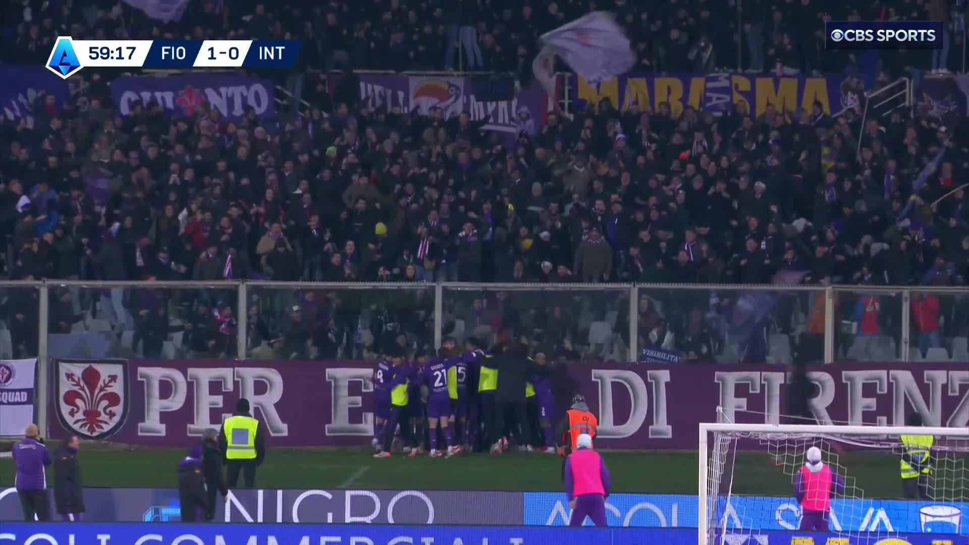 Set piece perfection from Fiorentina 🤌Luca Ranieri’s first of the season is a beauty 🔥