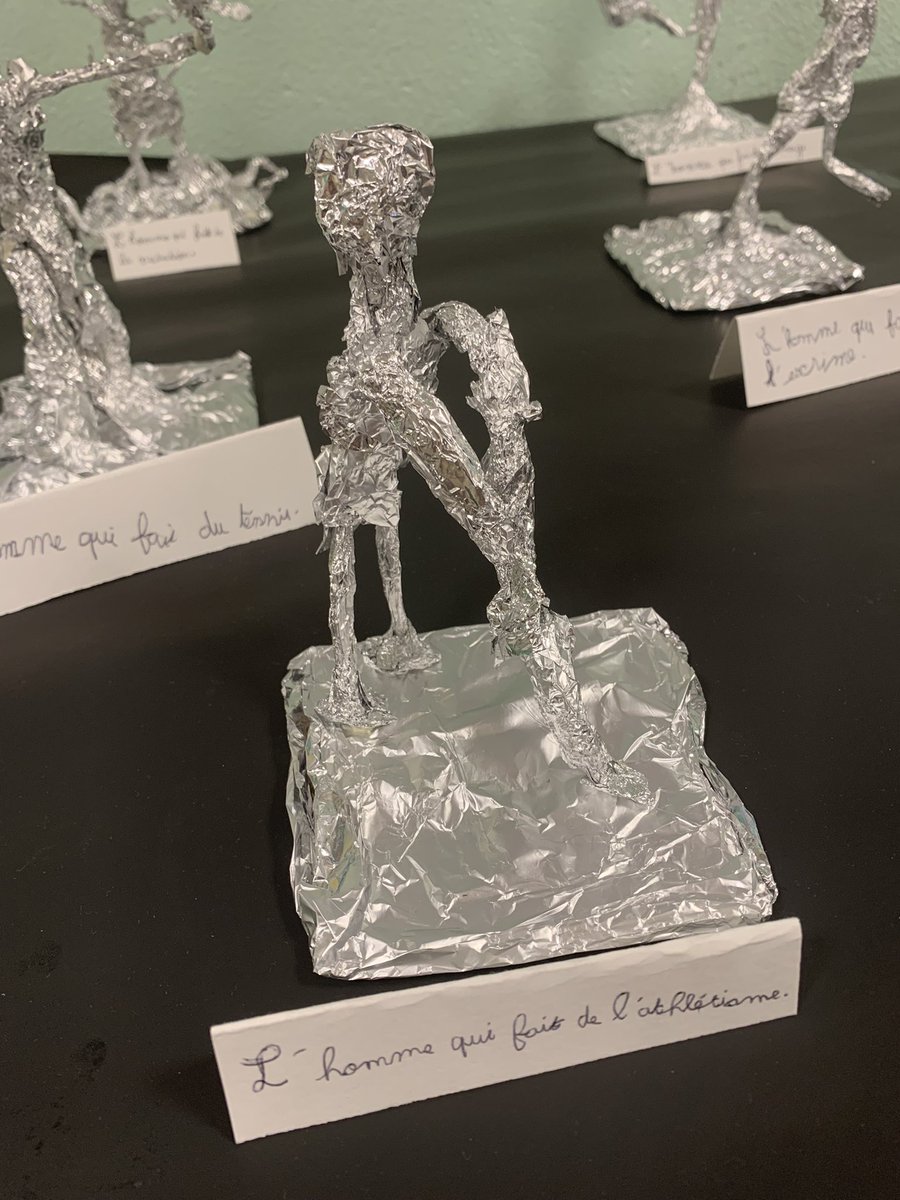 DellSandrine's tweet photo. Exposition sur le corps 🦶👁️🦷👃👄🧠
Un projet transversal, éducatif et fédérateur à l’école Jules Ferry #blois4
➡️ Lexique, Sciences, production d’écrit, arts plastiques… 👏👏Bravo aux élèves et à leurs enseignants ! 
@Fl_Barranco @drinette41 @dsden41 https://t.co/QyMUKirg8y