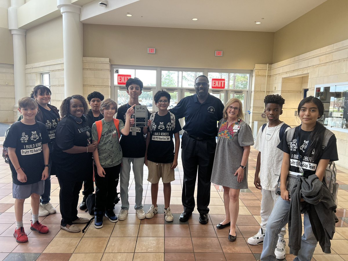 Did you know that 7 <a href="/CyFairISD/">Cypress-Fairbanks ISD</a> teams will be moving on to compete at the Region VEX Robotics tournament?
Congratulations to <a href="/langhamcreekhs/">Langham Creek High</a> for winning today’s District championship and to <a href="/truittcfisd/">Truitt Middle School</a> for competing at the HS level!  🏆🤖🦾
#CFISDspirit
#PublicSchoolProud
