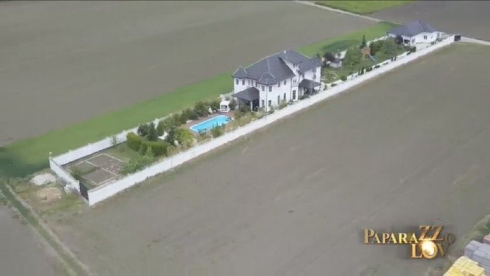 vinjaknezzz's tweet image. My definition of wealth✨