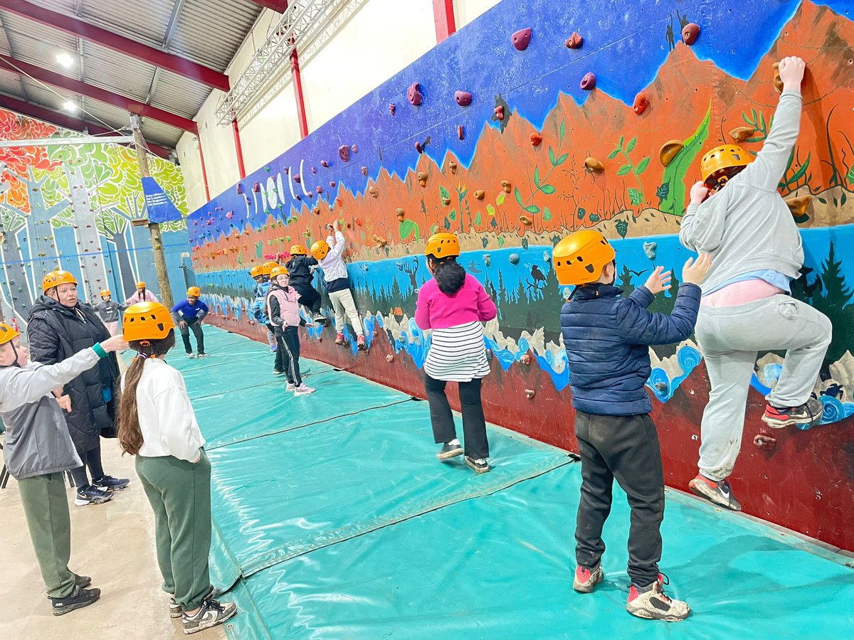 Group 3 excelled at bouldering today. #REAch2 #GilwellPark25 #11B411