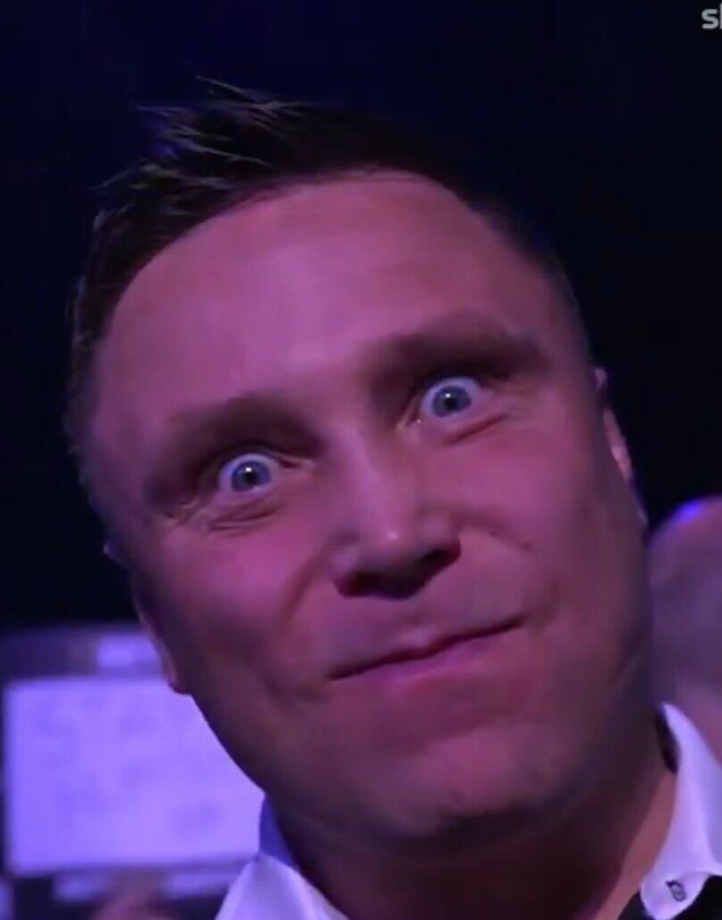 currys's tweet image. What my microwave pizza sees at 3am #PLDarts25