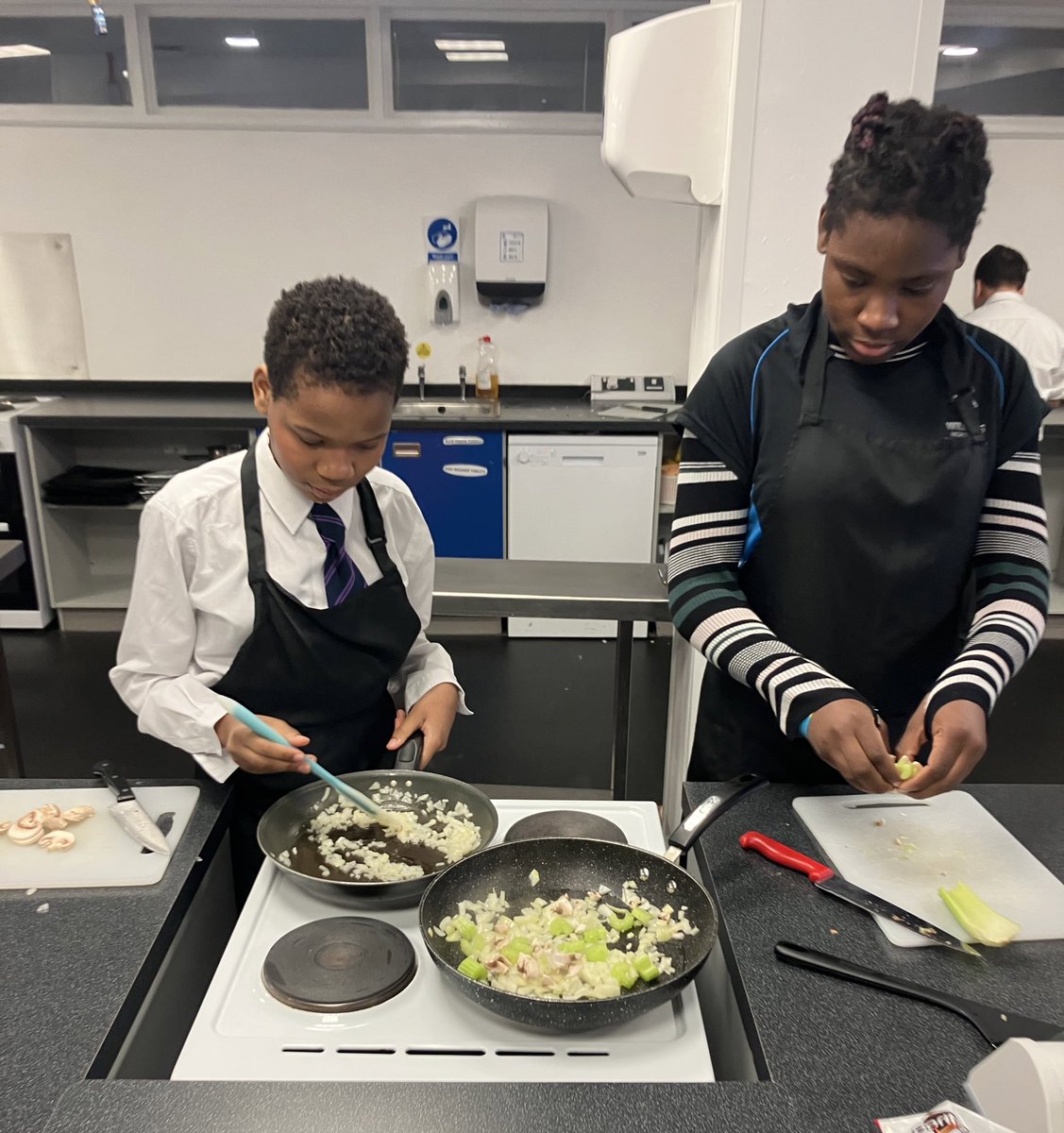 Our fabulous year 8’s enjoying their practical lesson. So lovely to see so many students enjoying their vegetables. #spaghettibolognaise #5aday #healthylifestyle #confidentdecisions