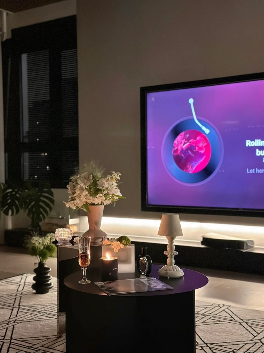 njsph's tweet image. End the night with music and drinks🎵🥂