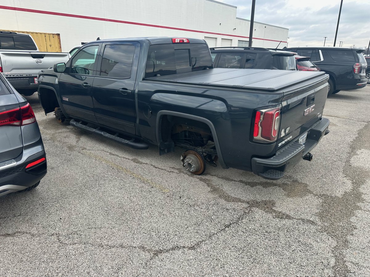 jcastillo4tx's tweet photo. @GM , @GMC . @mtbarra,   @ILAttyGeneral  this happens at a IL dealership representing your brand. They place customers awaiting new transmission (17 Sierra Transmission issues) in an unsecure parking lot next to main road where thieves can just steal the wheels. Then they state they have no responsibility and that I need to file a claim on my insurance for their negligence of fulfilling bailment requirements. @Cardinal_STL has failed its customers and the GMC brand.