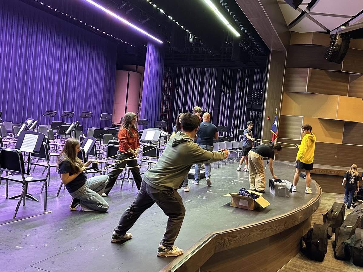 SCIS_Orch's tweet photo. The @SCIS_CCISD Orchestra 8th graders had a great trip to visit @Clear_LakeHS and @CreekWildcats today! Current Cardinals got to meet their future Wildcat and Falcon orchestra families, tour campus, and play with the HS Orchestra students! @CCISD_VPA @ClearCreekISD https://t.co/gapoyjlhvs