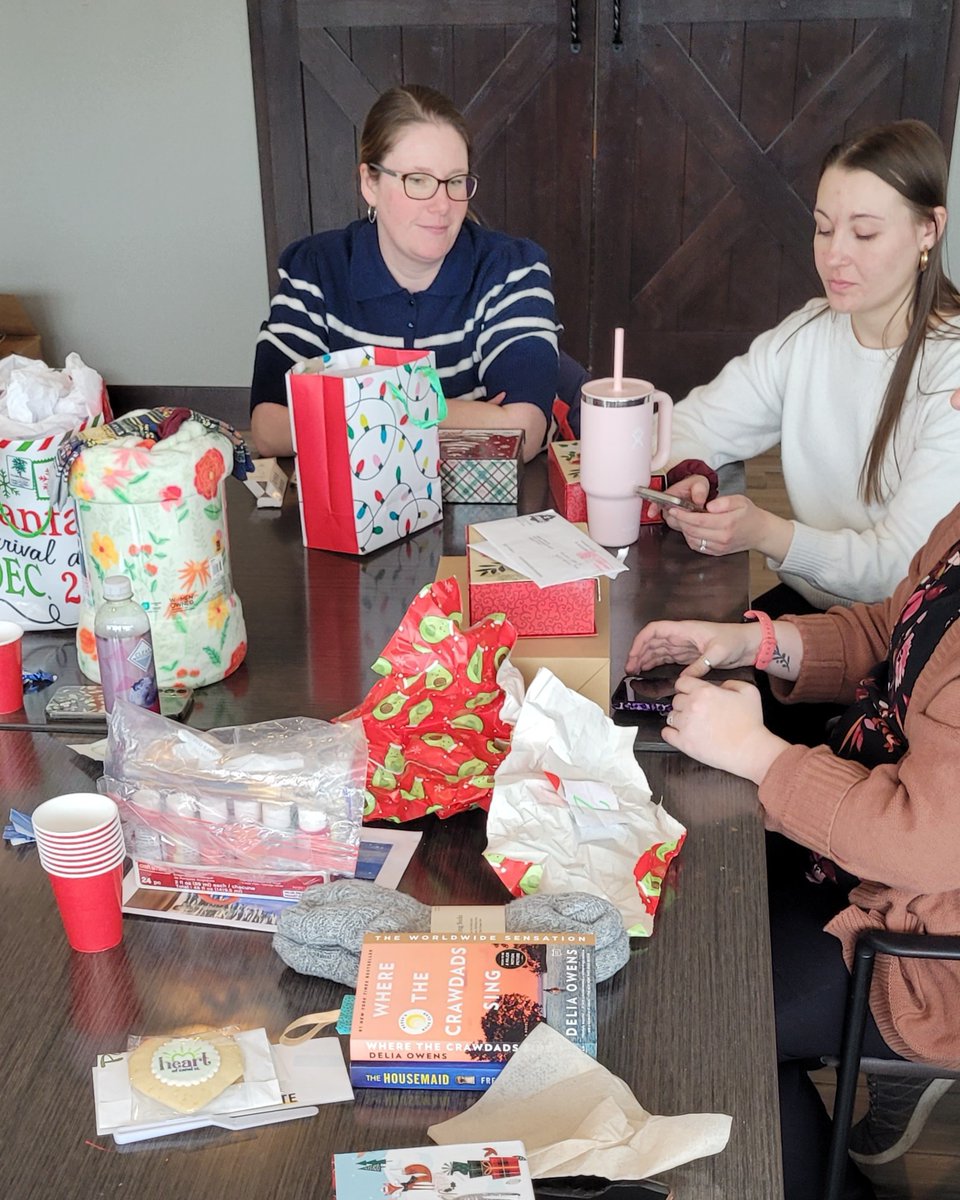 Adoption_Choice's tweet photo. With the holiday bustle behind us, ACI Staff gathered last month to enjoy some quality time together. We laughed with games, relaxed with an art project, and indulged in yummy food and friendship. BEST. TEAM. EVER. 💕 https://t.co/LgWkv5hjnI