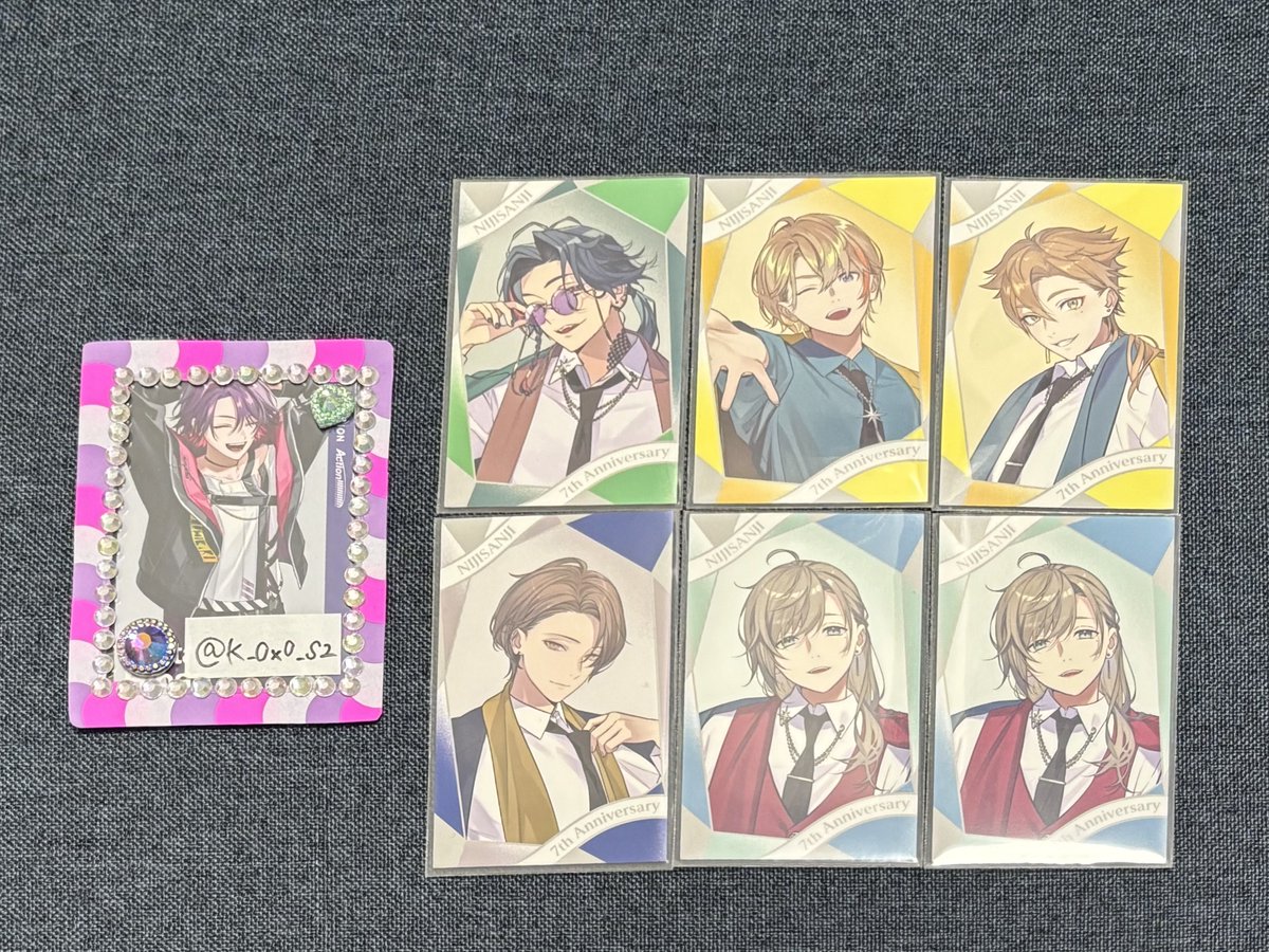K_0x0_S2's tweet photo. 【交換】にじさんじ 7th Anniversary 特典 ランダムチェキ風カード Aグループ 7周年

求▷♦️☕️

譲▷ R→🔑🐍、🍝🍷、🔫

N→🔑🐍、🍝🍷、🦊✌️、🏢、🔫(画像参照)

♦同種交換のみ
♦郵送での交換希望

お気軽にお声掛けください🙇🏻‍♀️ https://t.co/5c2GNztcHp