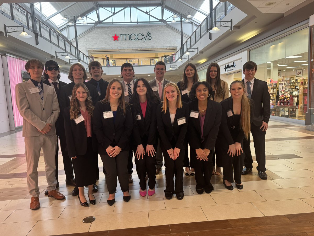 STCDECA's tweet photo. Congrats to our St. Clair High School DECA for a nice representation at District 8 Competition today at Mid-Rivers Mall! 

Great job to all, especially junior Logan Lane placing 1st in Hotel and Lodging Management!!!🥇
@STCBulldogs @StClairR13 @stcstuco https://t.co/bbBAi5Ndjq