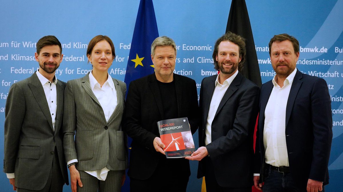 Wir haben es geschafft: der erste Goal100  Windreport_2025 ist veröffentlicht und an den zuständigen Bundeswirtschafts- und Klimaschutzminister Robert Habeck  überreicht!

🚀 Windenergie-Ausbau: Deutschland kann das 2030-Ziel erreichen