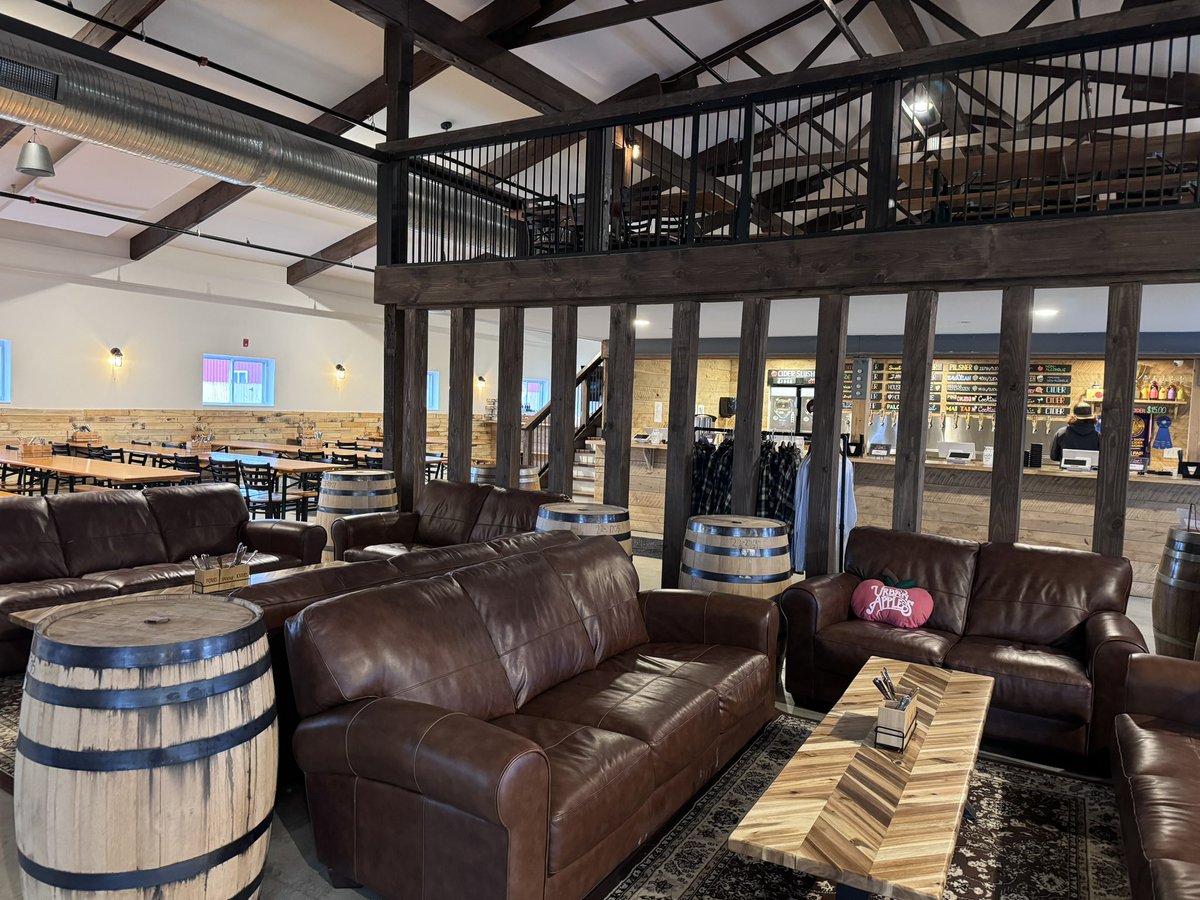 What a fun shoot today at Urban Apples Cidery in Westfield! They’re getting ready to celebrate their one year anniversary. 

As someone who has horses, I was so amazed by what they have to offer. 
We got to eat/drink in a horse stall. 
How freaking cool 😍😍